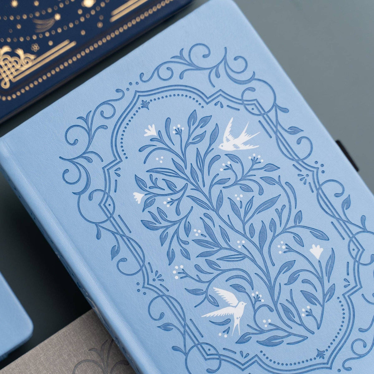 Favorite Story Archer and Olive Dot Grid / TN: 144 Pages Songbird In Blue Dot Grid Notebook