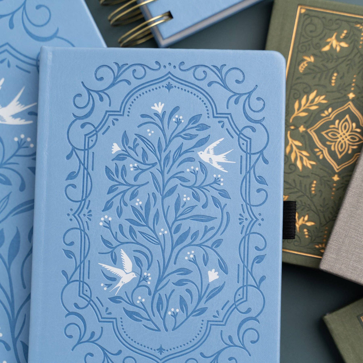 Favorite Story Archer and Olive Dot Grid / TN: 144 Pages Songbird In Blue Dot Grid Notebook