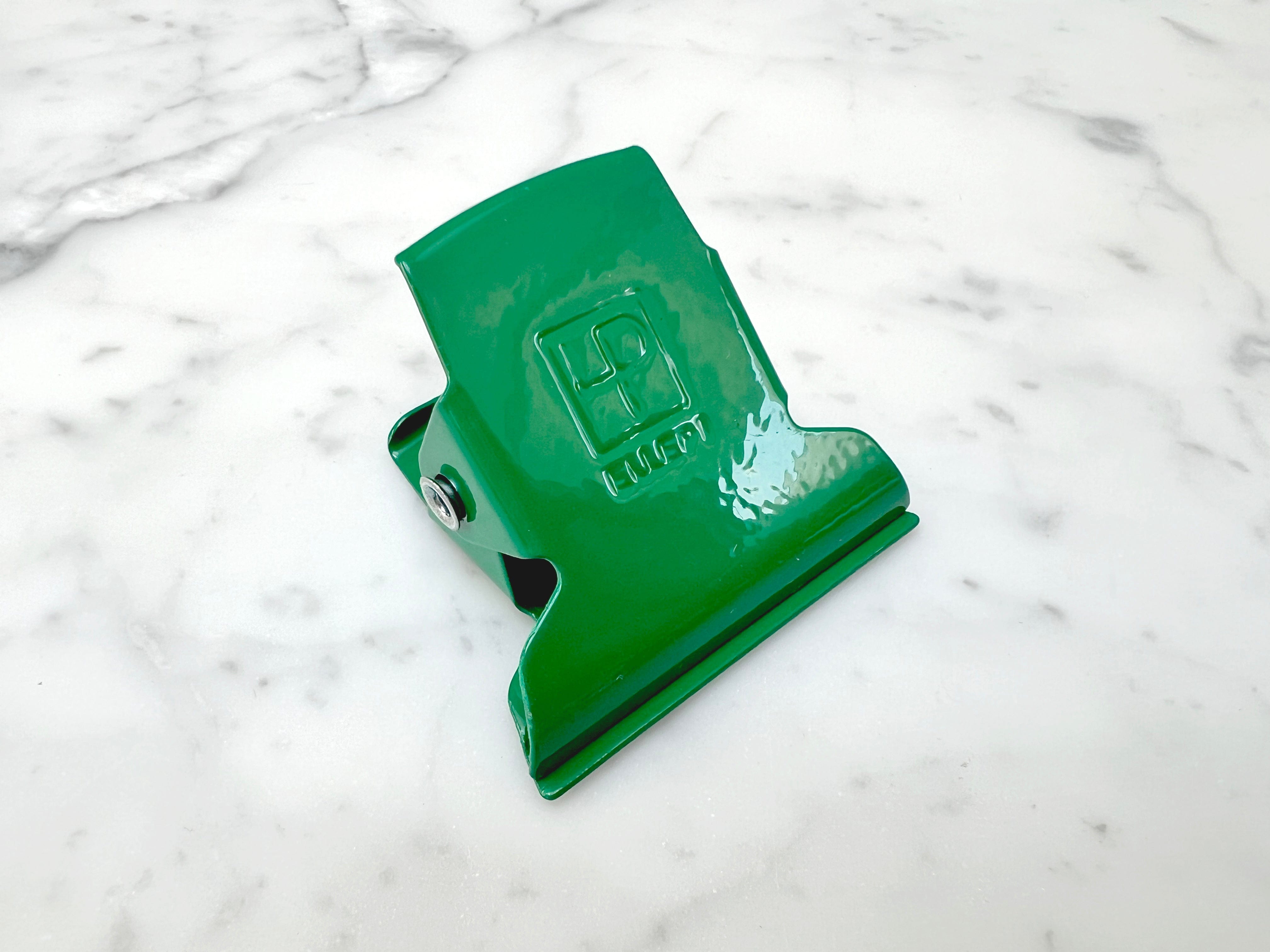 Favorite Story Pencil Bkackwing Glossy Green Steel Clip, 5cm