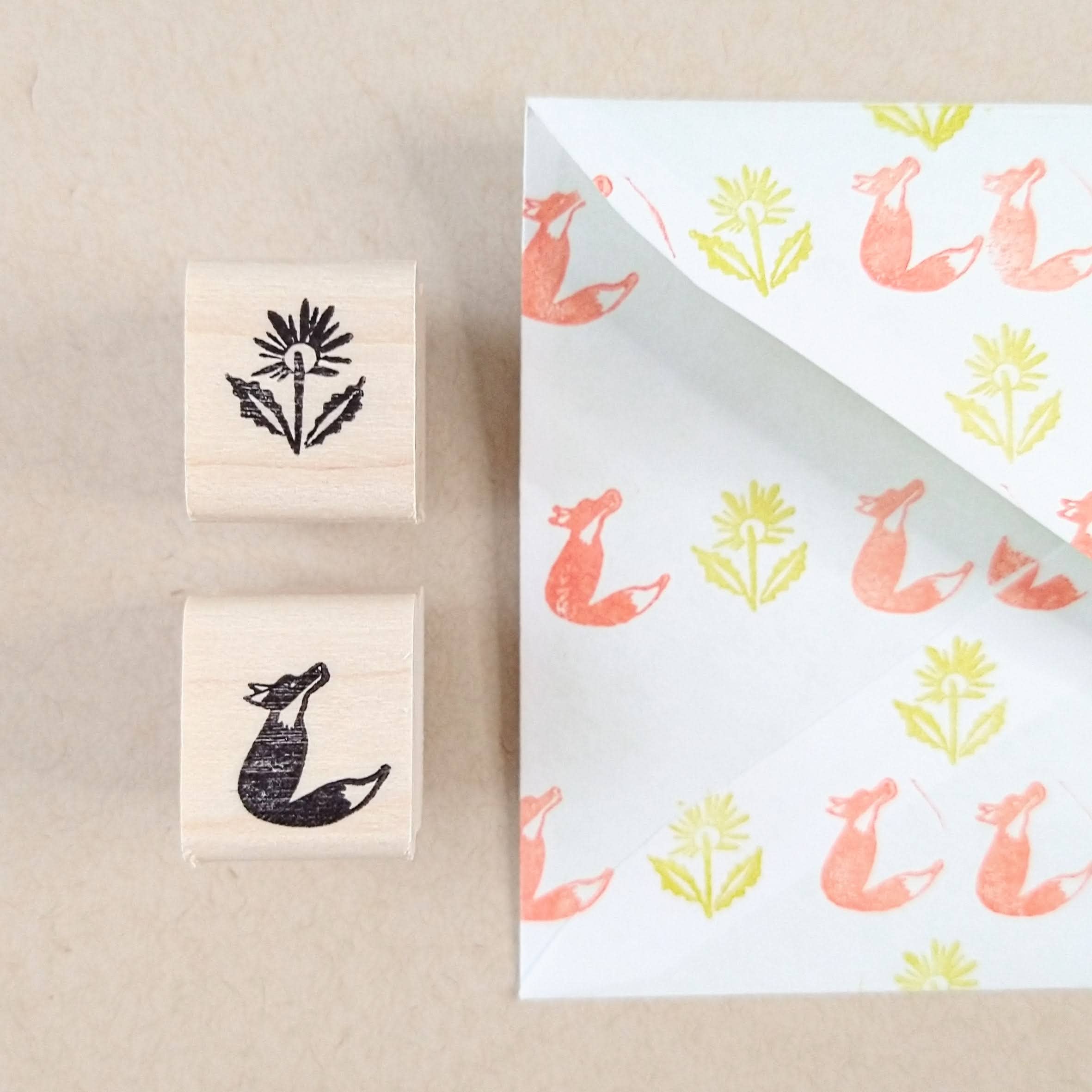 Favorite Story Peppercorn Paper Abstract Flower Mini Stamp