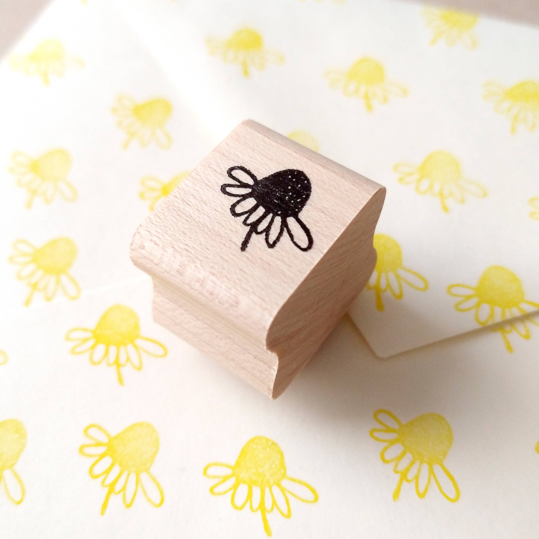 Favorite Story Peppercorn Paper Chamomile Mini Stamp