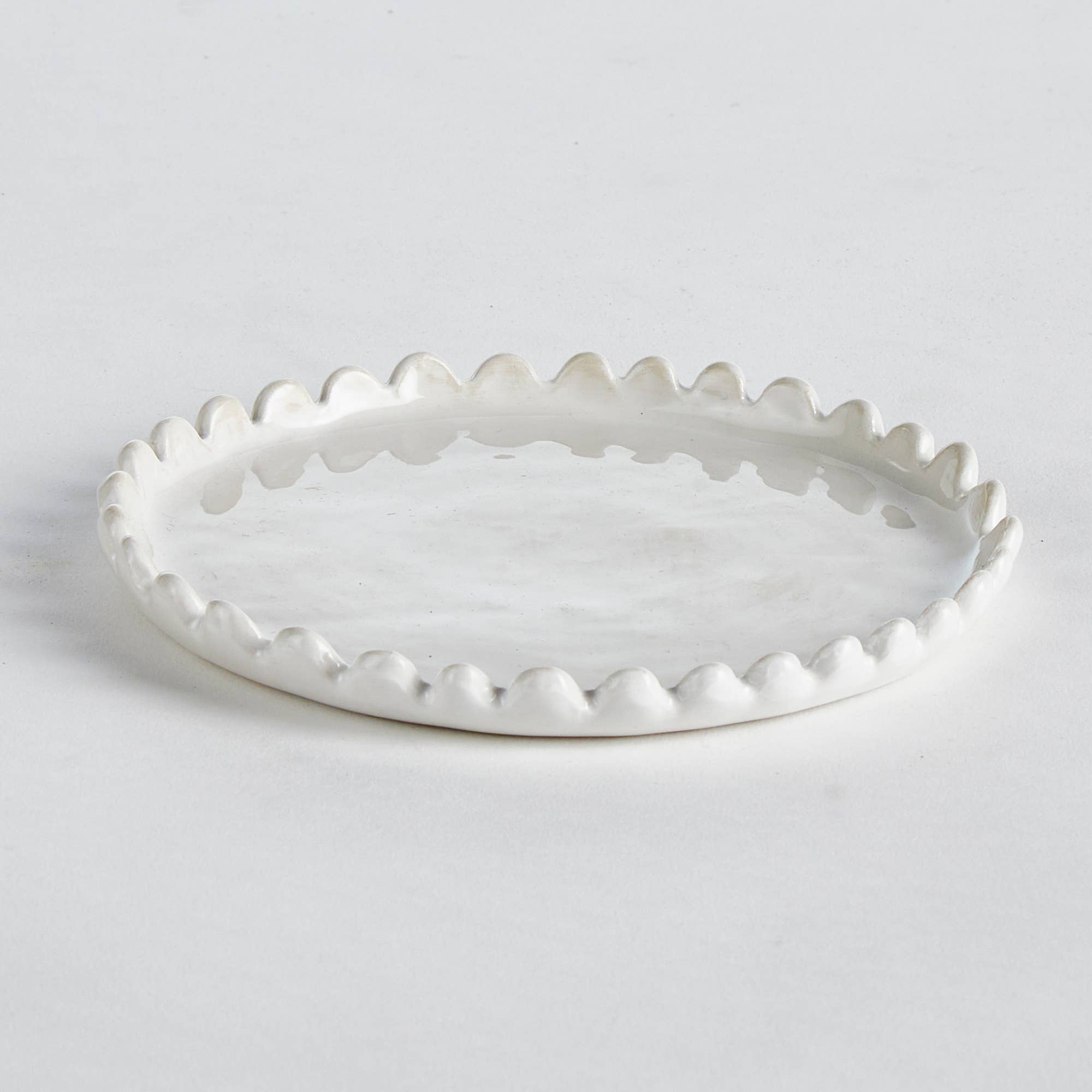 Favorite Story Napa Home & Garden Maddie Petite Round Tray, White