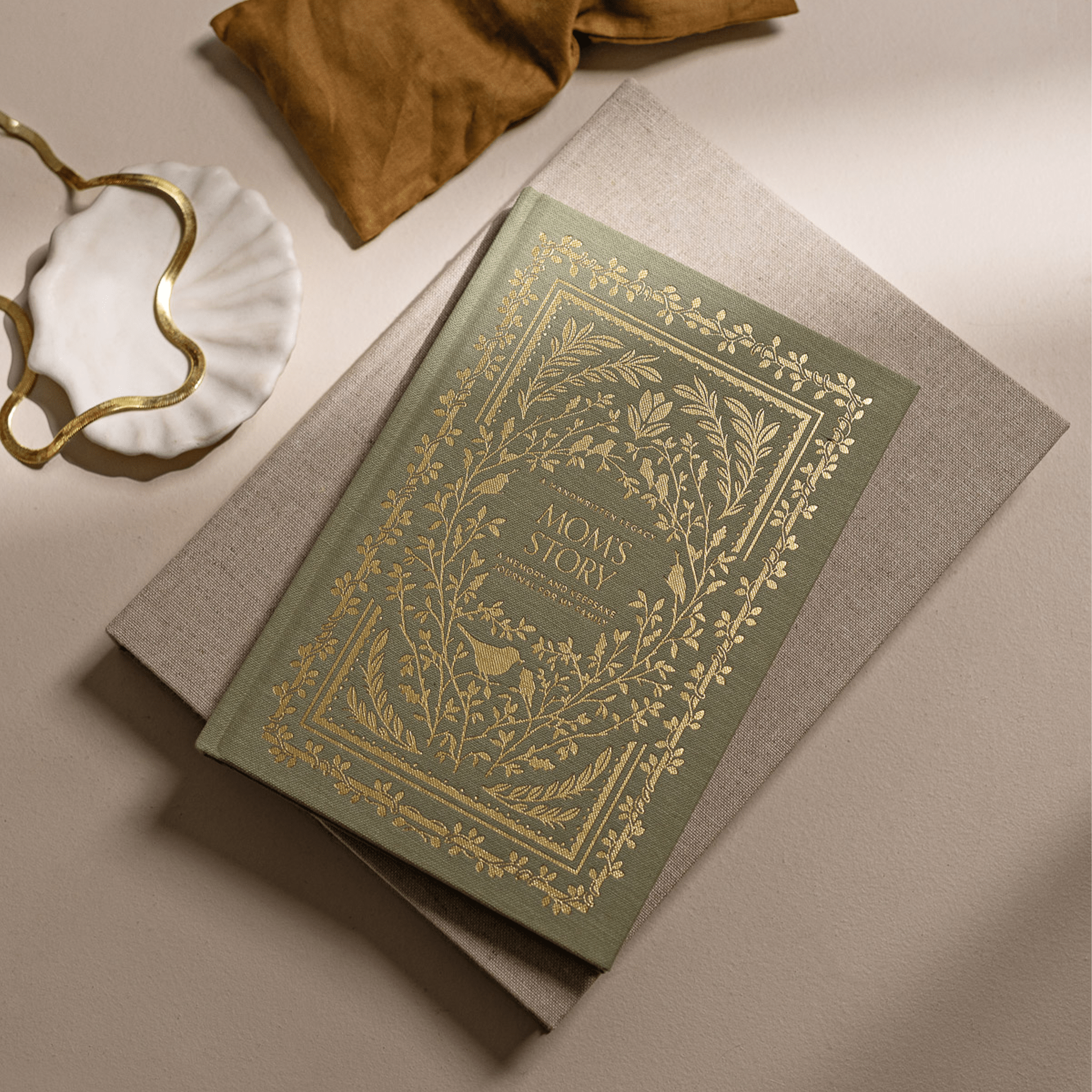 Favorite Story Paige Tate & Co. Mom's Story: A Memory and Keepsake Journal for My Family