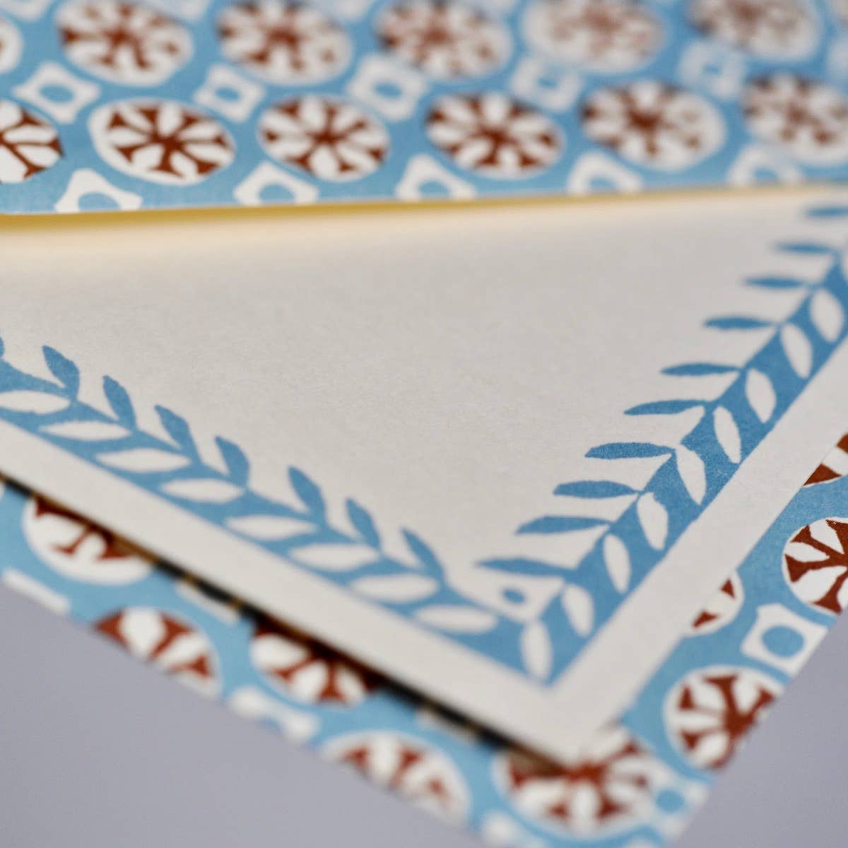 Favorite Story Cambridge Imprint Set of Notecards and Envelopes Sea Urchin Sky and Cocoa
