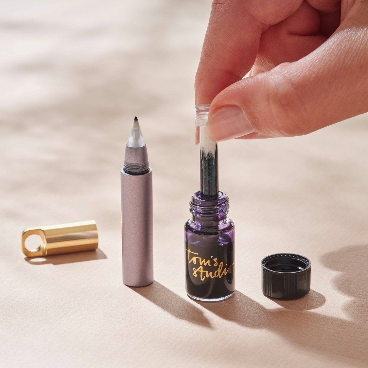 Favorite Story Tom's Studio The Field Mouse – refillable travel pen