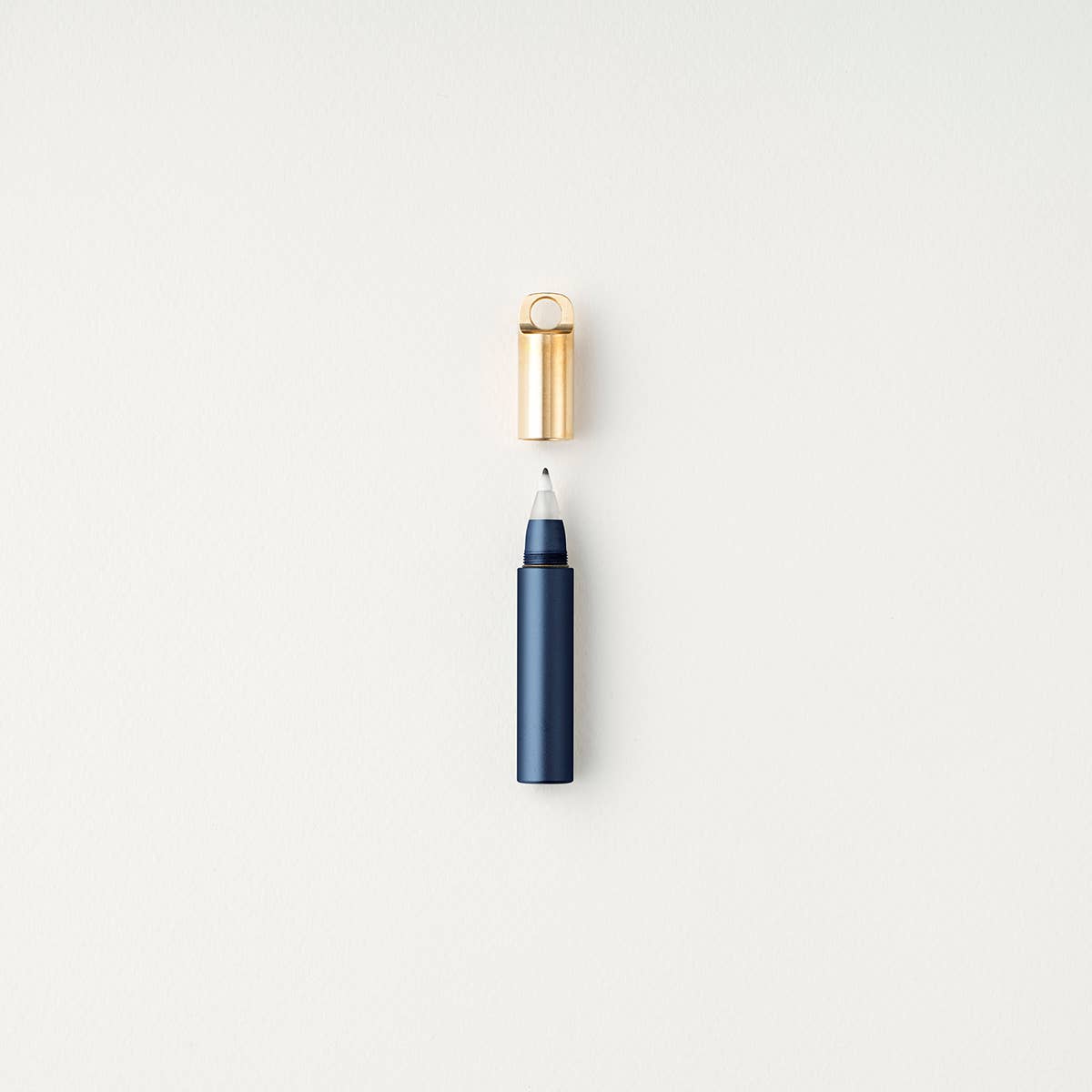 Favorite Story Tom's Studio Midnight The Field Mouse – refillable travel pen