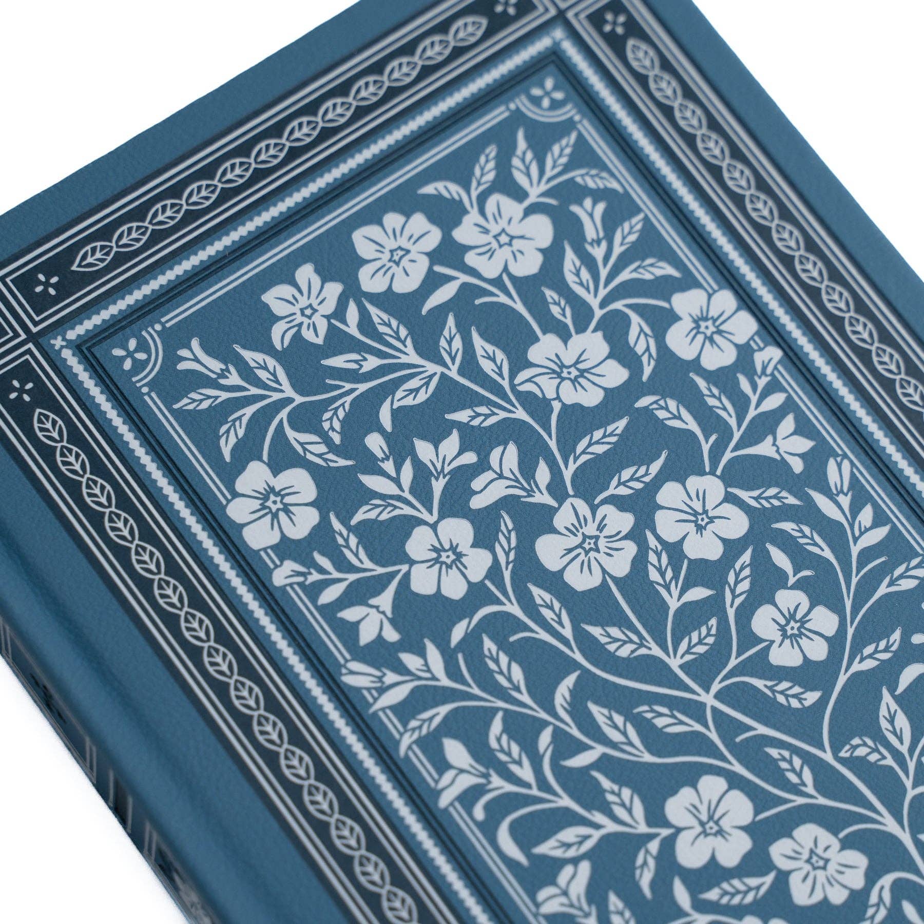 Favorite Story Archer and Olive Lined / A5: 192 Pages Wild Periwinkle Notebook